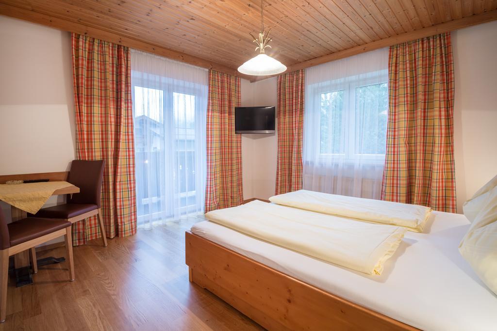 Haus Alpenland Hotell Wagrain Rum bild